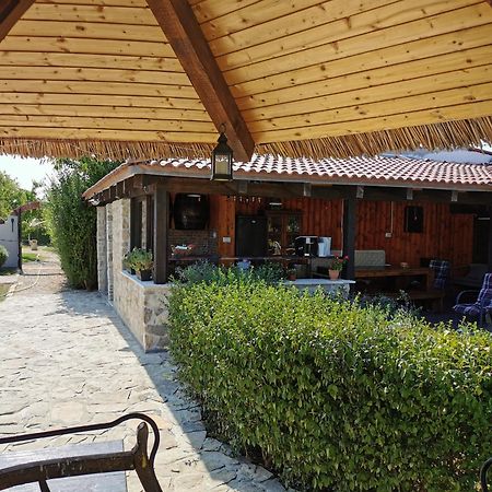 Kuca Za Odmor Joko I Jeka Villa Bogatić Kültér fotó