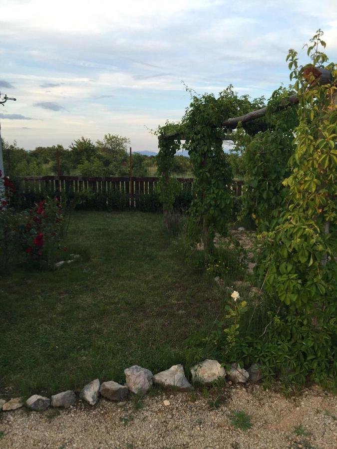 Kuca Za Odmor Joko I Jeka Villa Bogatić Kültér fotó