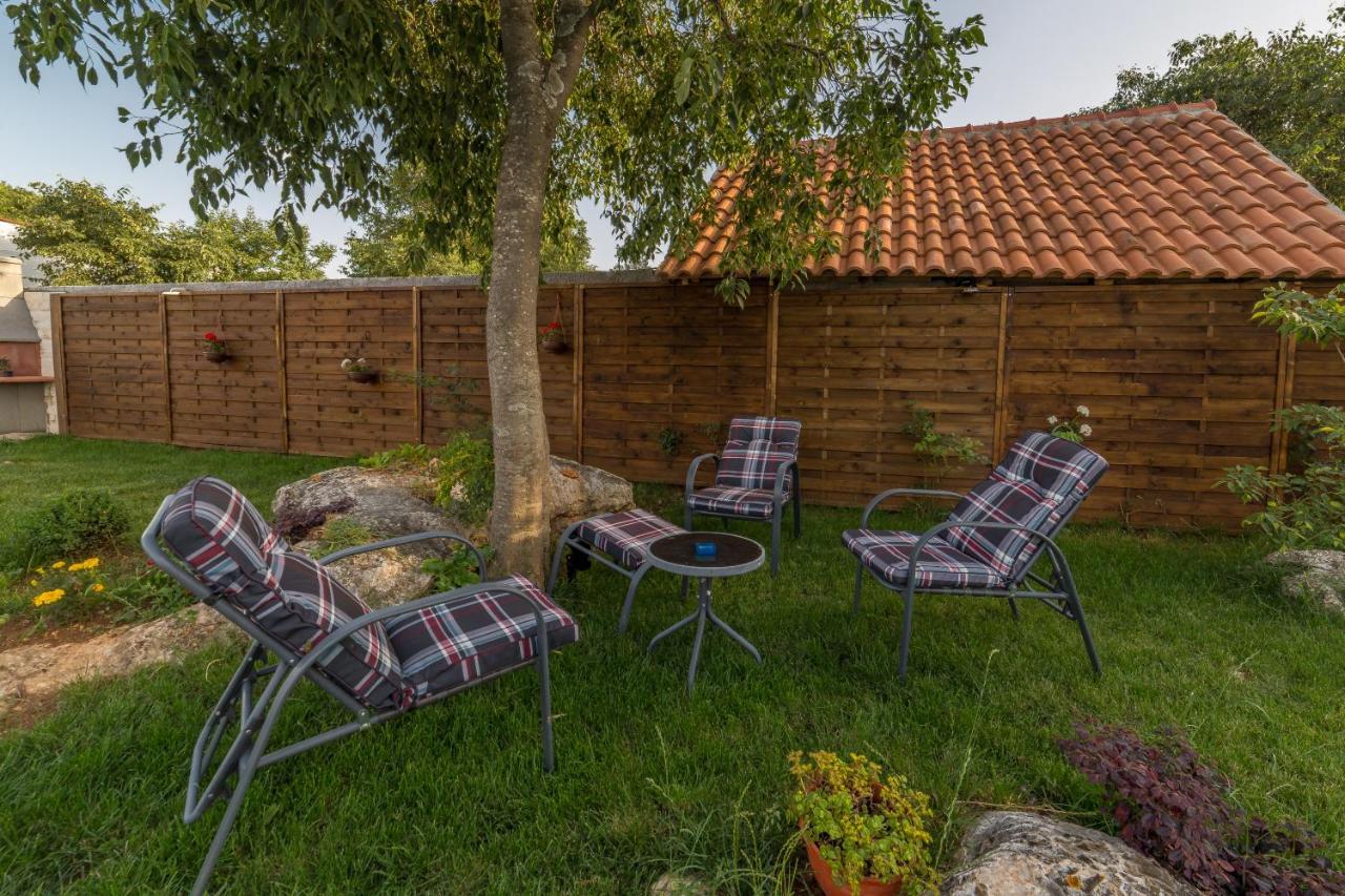 Kuca Za Odmor Joko I Jeka Villa Bogatić Kültér fotó