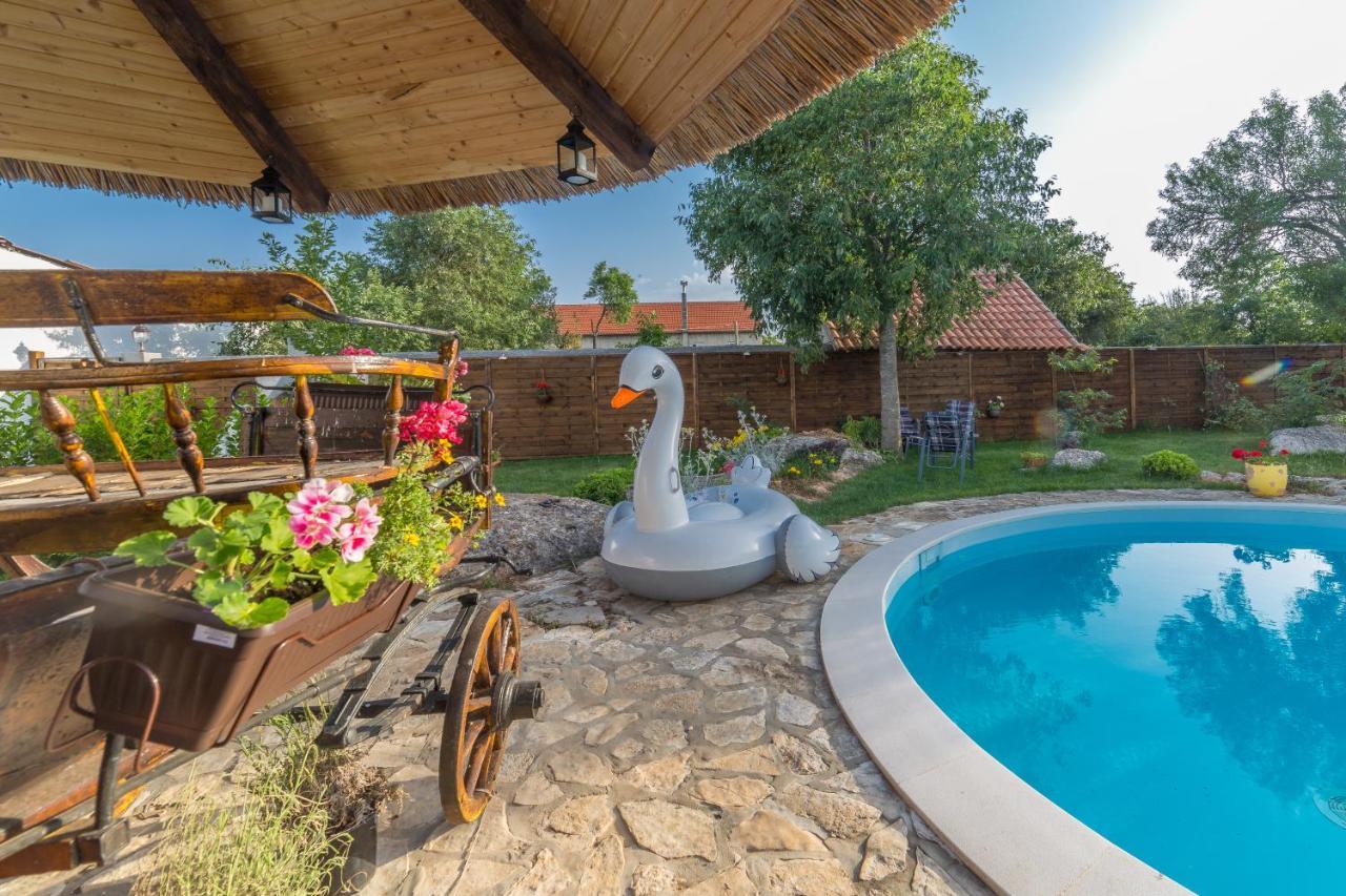 Kuca Za Odmor Joko I Jeka Villa Bogatić Kültér fotó
